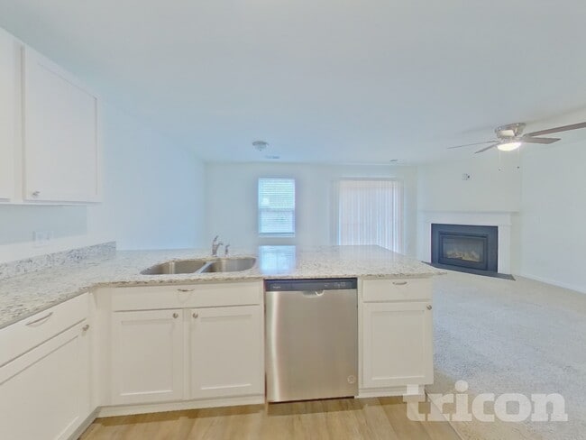 Foto del edificio - 1073 Crescent Moon Lp