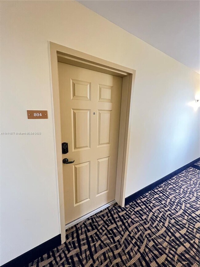 Foto del edificio - 8395 SW 73rd Ave