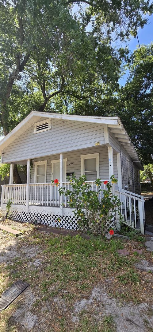 Building Photo - 2401 Mallory Ave