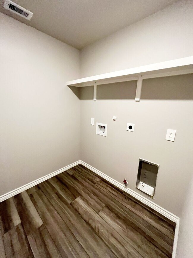 Foto del edificio - House for rent!