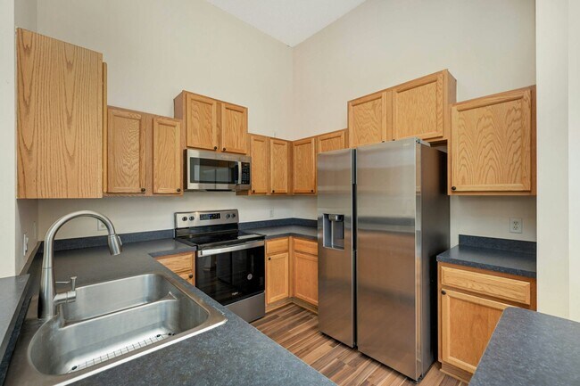 Foto del edificio - 7637 Century Blvd