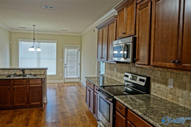 Foto del edificio - 120 Park Square Ln