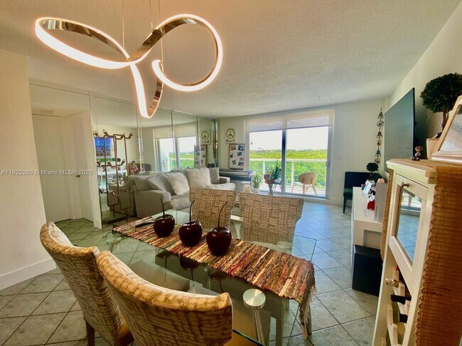 Foto del edificio - 2841 NE 163rd St