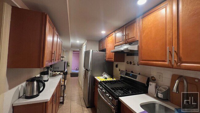 Foto del edificio - SPACIOUS AND THE COZY 1 BEDRO0M PARK PLACE...