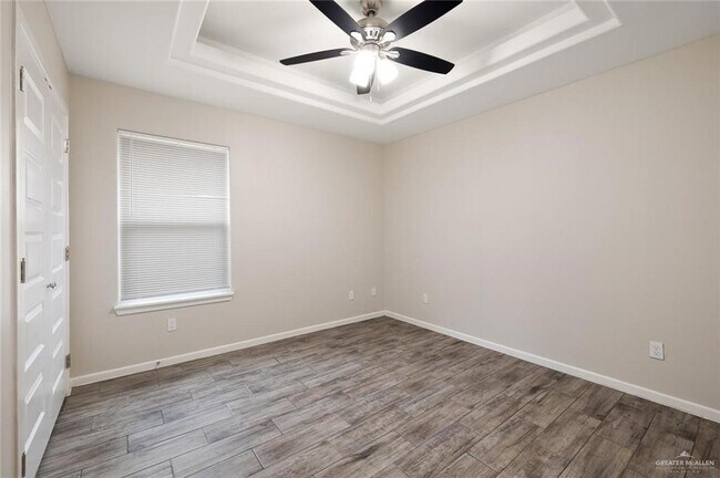 Foto del edificio - 12 Sahara Dr