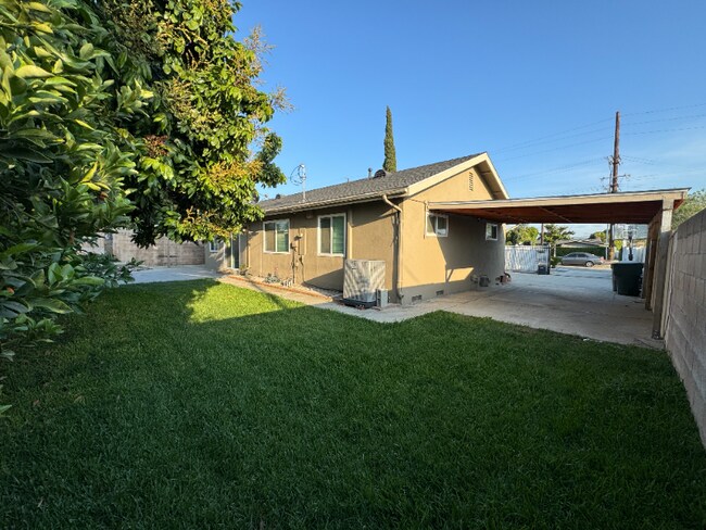 Building Photo - 543 E Covina Blvd