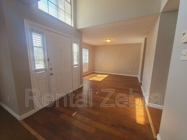 Foto del edificio - 1214 Calvert Dr