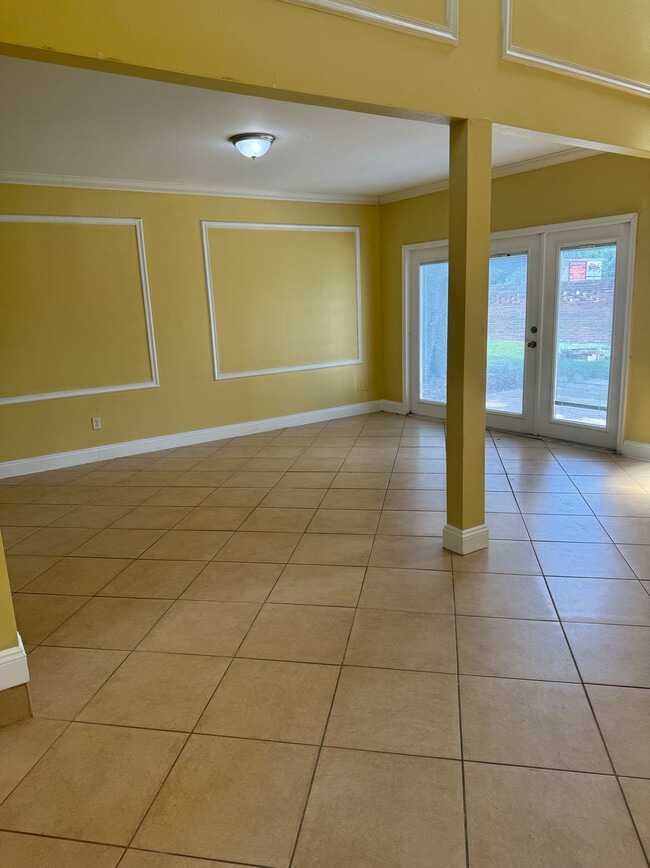 Building Photo - 4864 Spring Run Ave