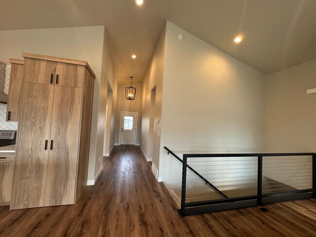 Building Photo - 2706 10th St W