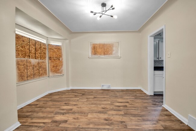 Foto del edificio - 11234 Roxbury St