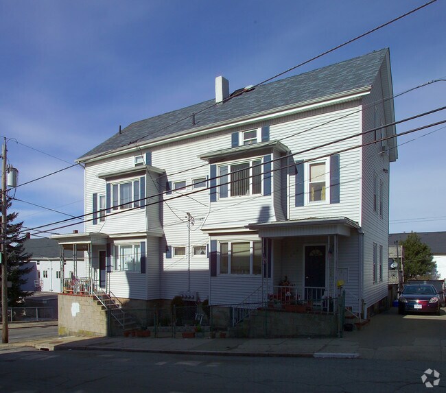 Building Photo - 430 William St