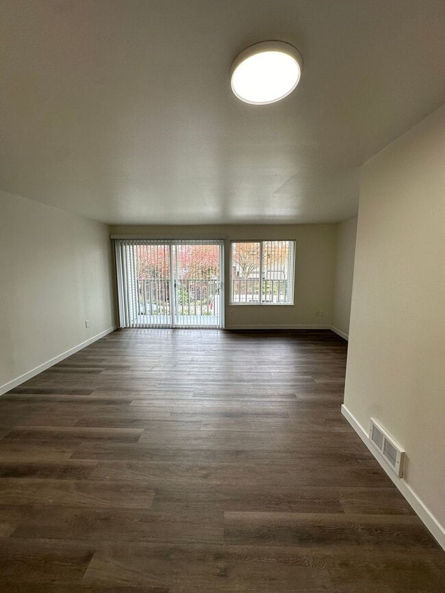 Interior Photo - Golden Inca Apartments