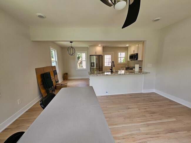 Building Photo - 2818 Vaulx Ln