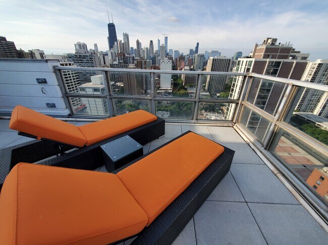 Foto del edificio - 1555 Dearborn N Pky