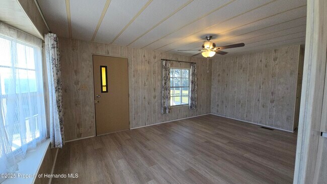 Foto del edificio - 8229 Green Ct