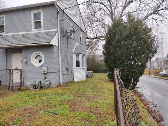 Building Photo - 23 S Rodney Dr