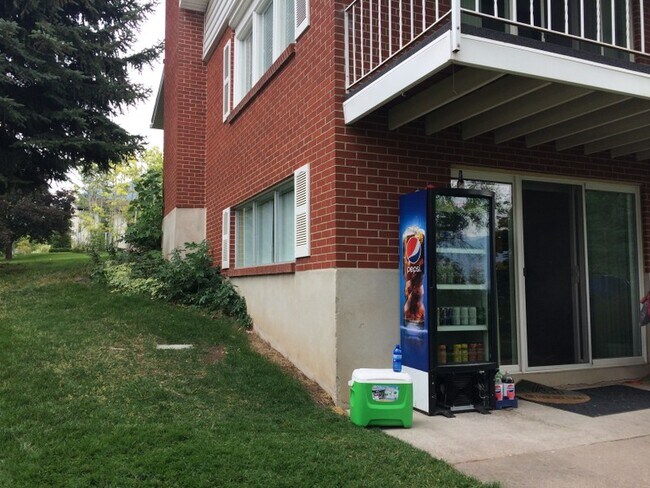 Foto del edificio - 475 Edgehill Dr