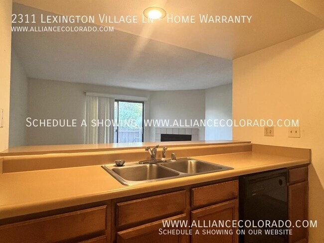 Foto del edificio - 2311 Lexington Village Ln