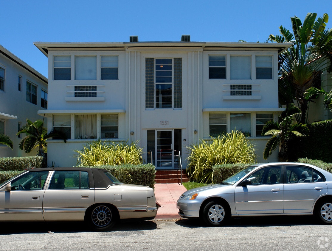 Building Photo - Sabrina Apartments