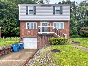 Building Photo - 131 Greenview Dr