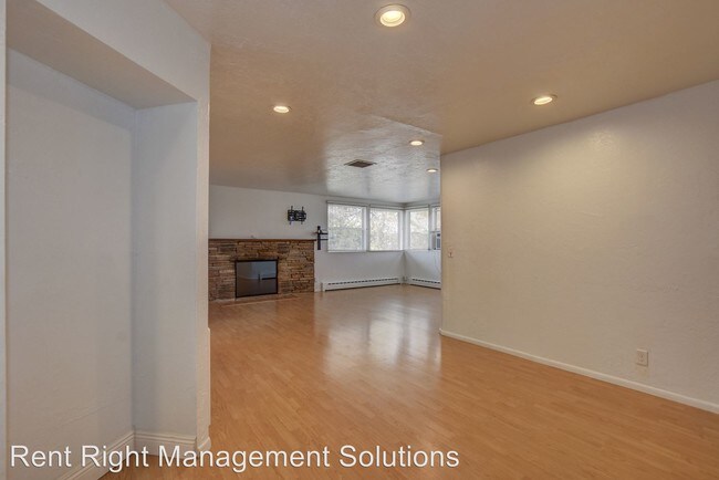 Building Photo - 2 br, 2 bath House - 440 S. Alarcon Street