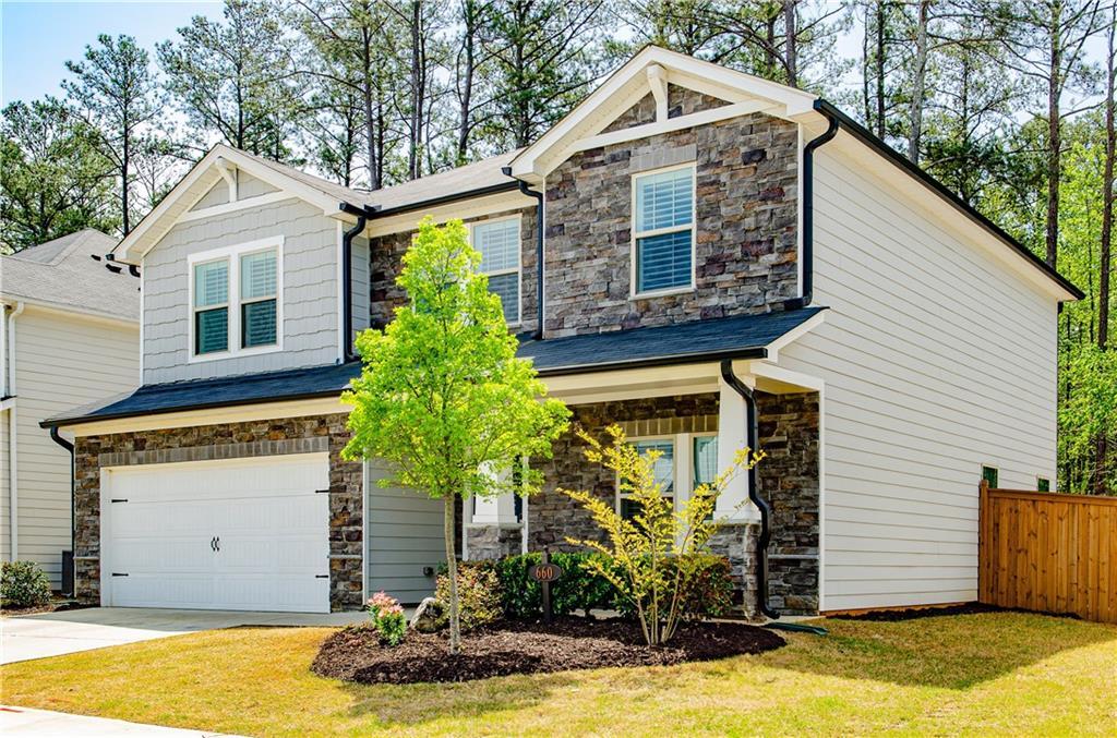 Primary Photo - 660 Stately Dr