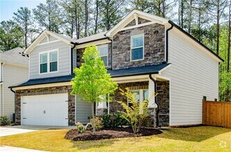 Building Photo - 660 Stately Dr