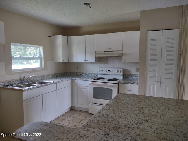 Foto del edificio - 1190 Yager Rd SE