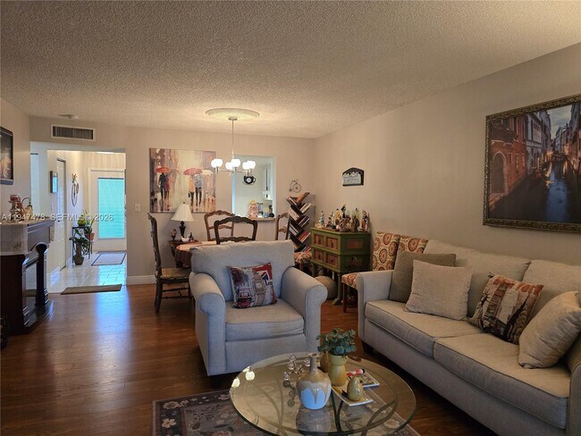 Foto del edificio - 7690 NW 18th St