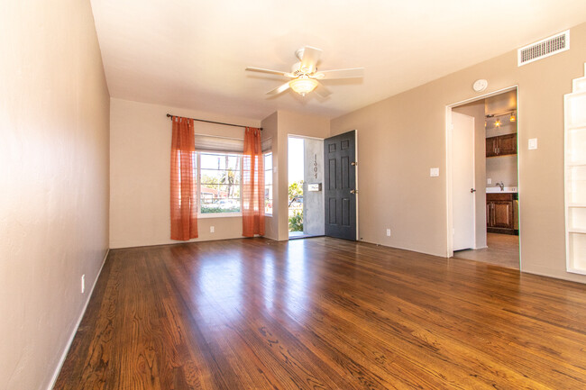 Building Photo - 1602-1604 Rosecrans / 3010 Jarvis