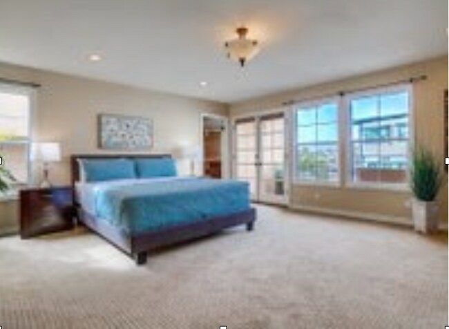 master bedroom - 2475 Silverstrand Ave