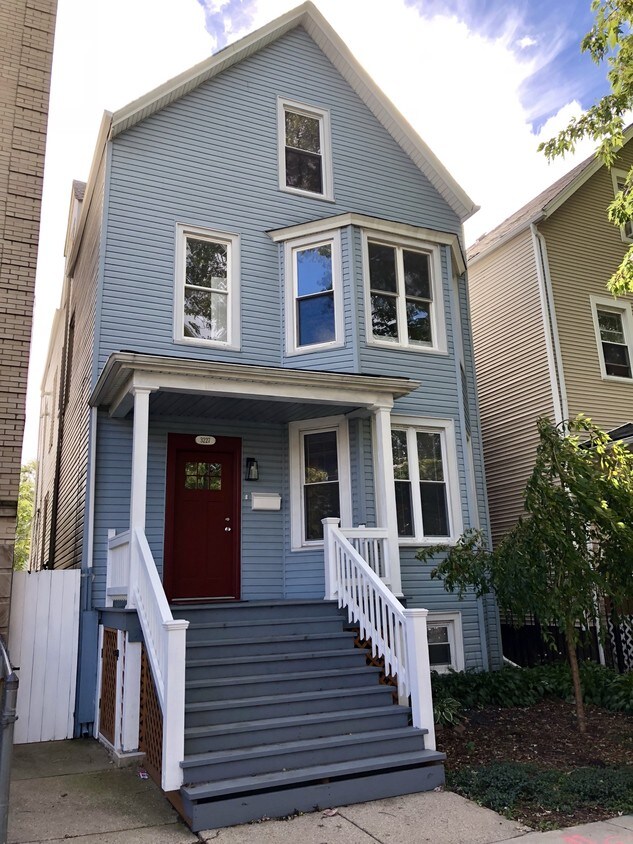 Primary Photo - 3227 W Warner Ave