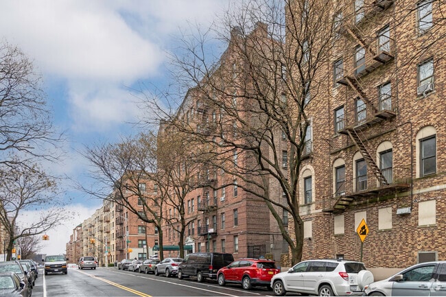 Building Photo - 235 Seaman Ave