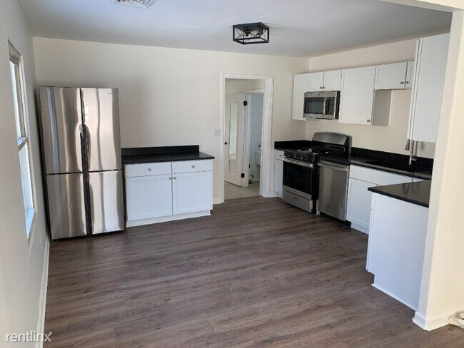 Building Photo - 3 br, 1.5 bath House - 6451 Marcy St