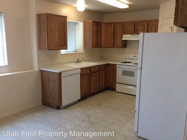 Foto del edificio - 67 N 200 E