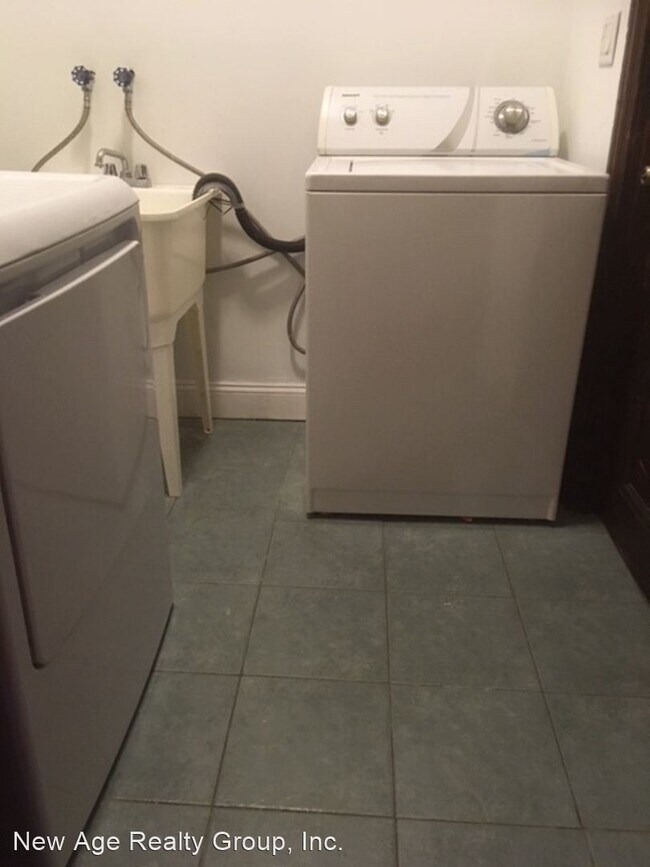 Foto del edificio - 6 br, 2 bath House - 636 N. 32nd Street