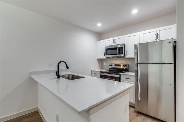 Building Photo - 715 N Lancaster Ave