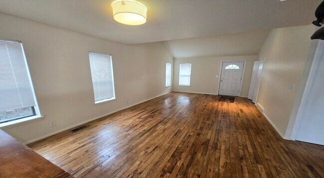Building Photo - 755 Emmons Ave