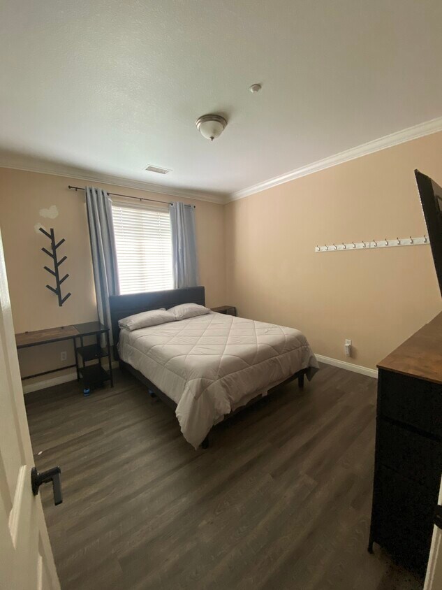 16434 Pine Wood St, Fontana, CA 92336 House Rental in Fontana, CA