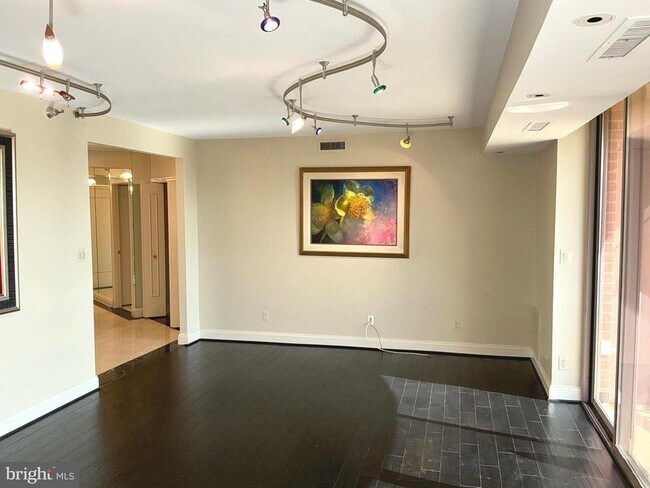 Foto del edificio - 5800 Nicholson Ln
