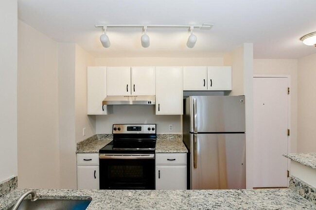 Building Photo - 534 Beacon St