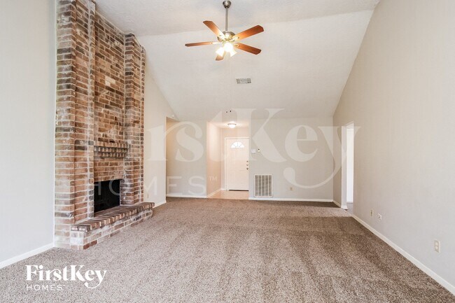 Building Photo - 3618 Village Grove Dr