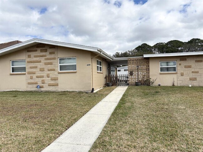 Building Photo - 4940 Shell Stream Blvd