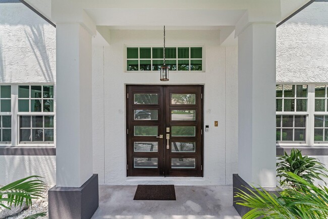 Building Photo - 230 Blackbird Ln