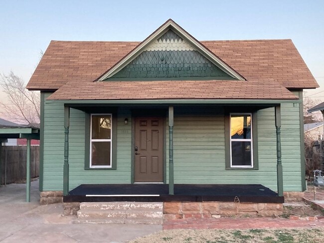 Building Photo - 1608 7th St