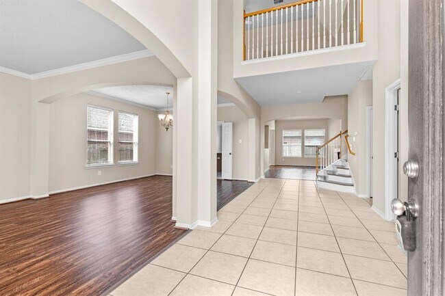 Building Photo - 2410 Sunfire Ln