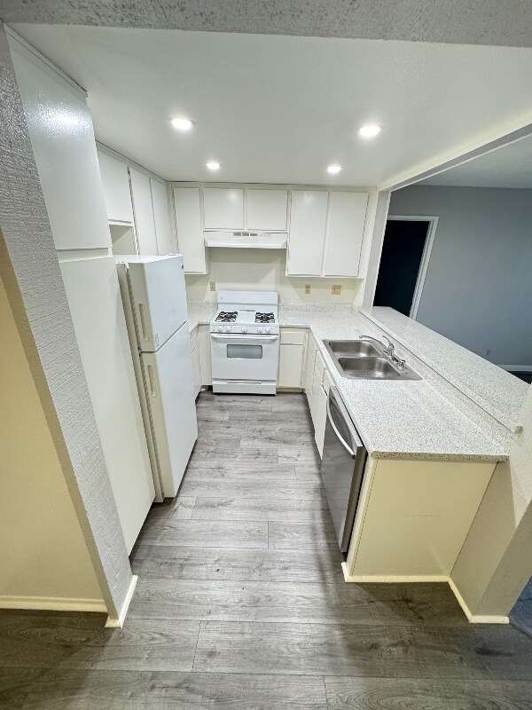 Building Photo - 1133 E Alosta Ave