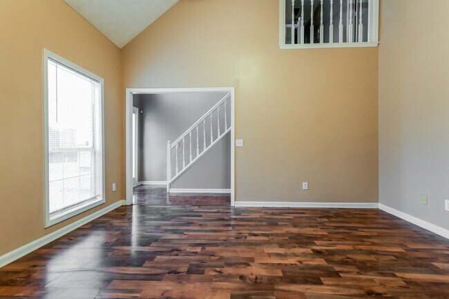 Building Photo - 915 Eagle Pointe Dr NW