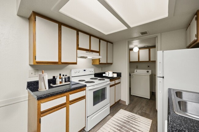 Jordan (Classic) - 2 Bed / 2 Bath - 1,000 Sq.Ft. - Ashley Square