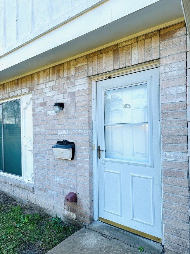 Foto del edificio - 8462 Leawood Blvd